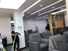 -弘仁宝佳比亚迪4S店(宝山旗舰店)