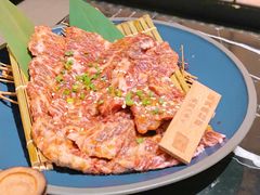 -山川小町·极番烧肉(新地假日广场店)