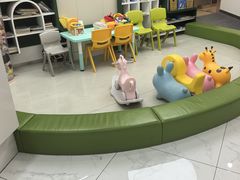 -瑞尔齿科(南京东路名人诊所)