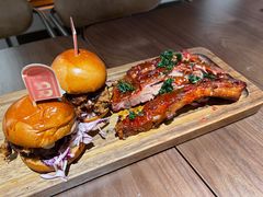 蘋果木煙燻手撕豬肉小三明治-BRAVO·布瓦屋西餐