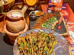 -何师烧烤Pro ··江湖川菜·小龙虾·精酿啤酒(太古里旗舰店)