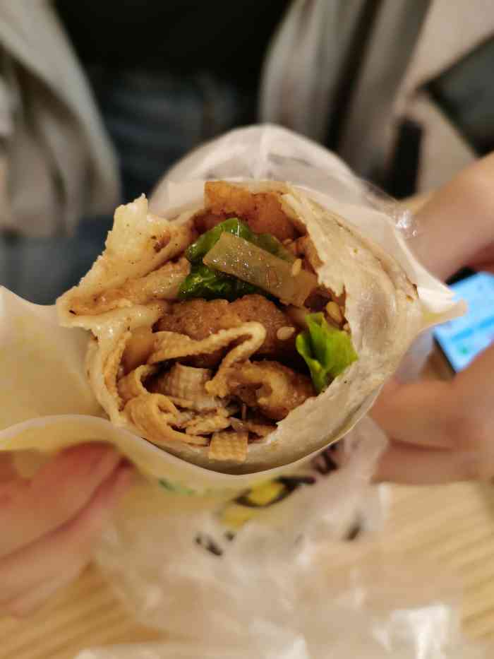 翟记老妈妈卷饼-"整体的味道还是不错的,那一天买了三个饼,.