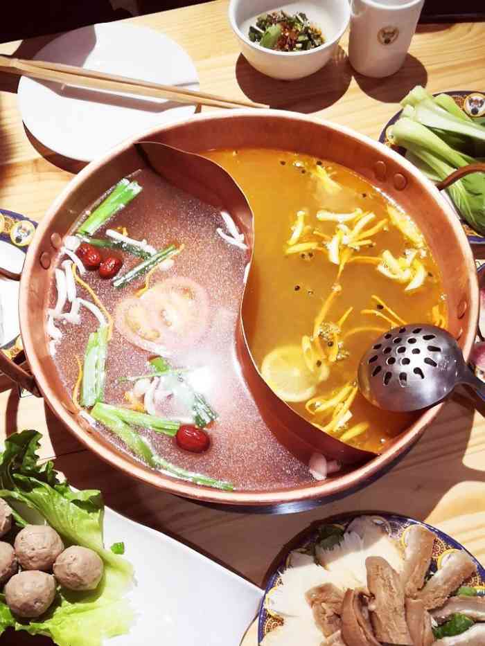 巡山令酸汤牛肉火锅(黄姑山路店)