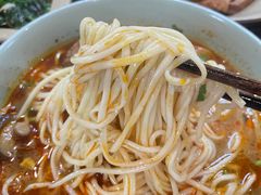 -亮亮面馆(经六路店)