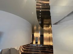 -涨巢·潮玩水疗局