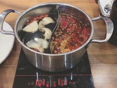 老妈纯正牛油菌汤-百年老妈火锅(中原万达店)