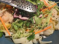 石河子凉皮-耶里夏丽·丝路国际新疆菜·清真食品(徐汇南丹东路臻选店)
