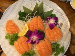 -青瓦餐厅·生鱼片·韩园烤肉(西塔店)