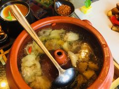 -云海肴·汽锅鸡·云南菜(天山百盛优客店)