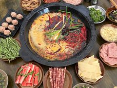 -黄潇洒老火锅(九眼桥宏济巷店)