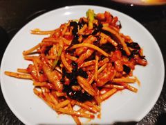 鱼香肉丝-北平盛世·新京菜·北京烤鸭(劲松·双井店)