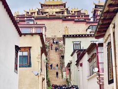 -噶丹松赞林寺