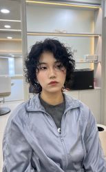 -十六番发型师事务所