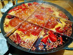 九宫格锅底-白乐天毛肚火锅馆(解放碑店)
