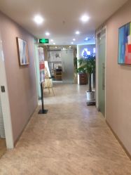 点击看大图 走廊-深圳原色医疗美容
