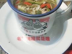 -沪小二炭火蛙锅(淮海中路美食不夜城店)