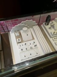 -潮宏基(大商新玛特店)