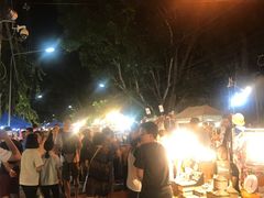 -周日夜市