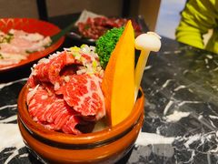 -山川小町·极番烧肉(新地假日广场店)