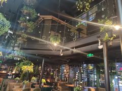 -临界音乐酒馆·小龙虾·江湖菜(华熙LIVE·鱼洞店)