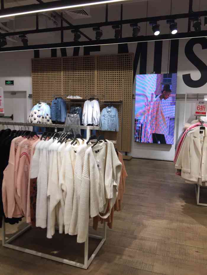 bershka(华润万象汇店)-"「bershka」大胆尝试,谨慎入手,.