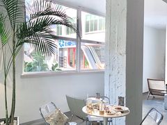 -洪小鹏生活美学馆(领SHOW天地店)