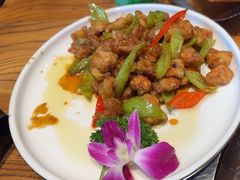 -山河屯铁锅炖·非遗东北菜(南山店)