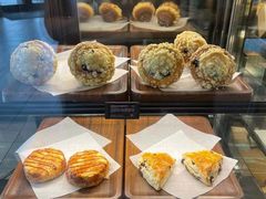 -星巴克臻选(莘庄仲盛店)