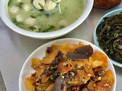 -丹水桥地锅鱼·翘嘴鲌·地方特色全鱼宴(丹江口大坝店)
