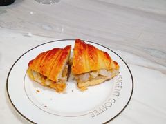牛角包烧麦-不正咖啡(万达尊店)