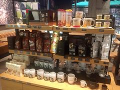 零售区-星巴克臻选(郑州中原万达店)