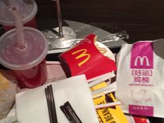 -麦当劳(展览路店)
