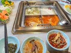 -巴渝瓦肆重庆鲜火锅(宝龙环湖店)