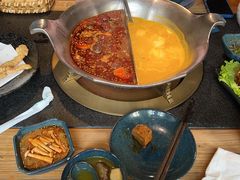 -湊湊火锅·茶憩(南京东路悦荟店)