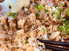 窝蛋牛肉煲仔饭-红星光发煲仔饭(大石街店)