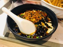 -东方既白(上海浦东国际机场)