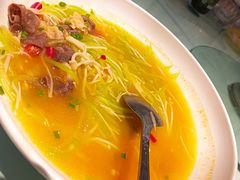 金针菇酸汤肥牛-汤城小厨•粤菜•靓汤(苏州街店)
