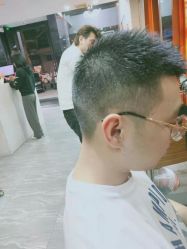 点击看大图 -七分屋LA·烫发·染发·剪发