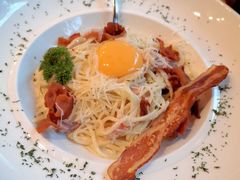 -Chom Cafe and Restaurant