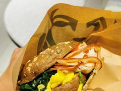 烟熏鸡肉谷物麦芬三明治-星巴克(北京门头沟长安天街店)