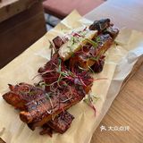 带上猪咪一起吃香喝辣[调皮]