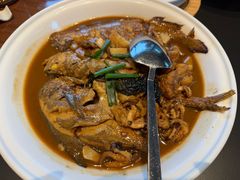 红烧杂鱼煲-菲乐餐厅(三十年经营·湖滨路店)