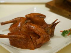 玻璃脆皮乳鸽-利苑酒家(宜安广场店)
