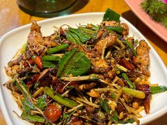 -月亮眼花园餐厅书吧酒吧