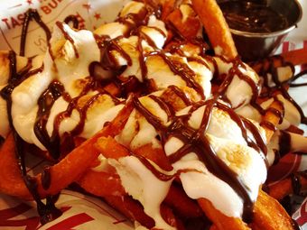 大家认为:服务热情价格实惠汉堡包royal red robin burgerfreckled