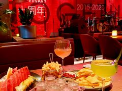 -FOUR PLAY BAR