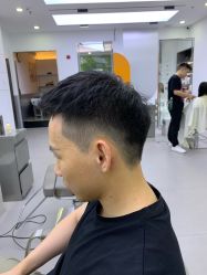 -首脑美发沙龙