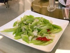 西芹百合-艳阳度假酒店·餐厅