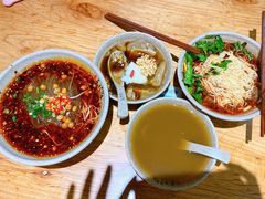 -默记孙抄手(经开万达店)