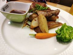 豚肉扒拼德式肠-江南果道西餐厅(北京路店)
